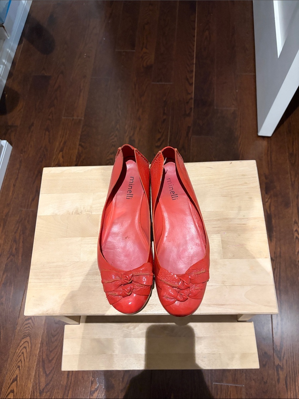 Minelli Coral-Red Leather Knot Flats